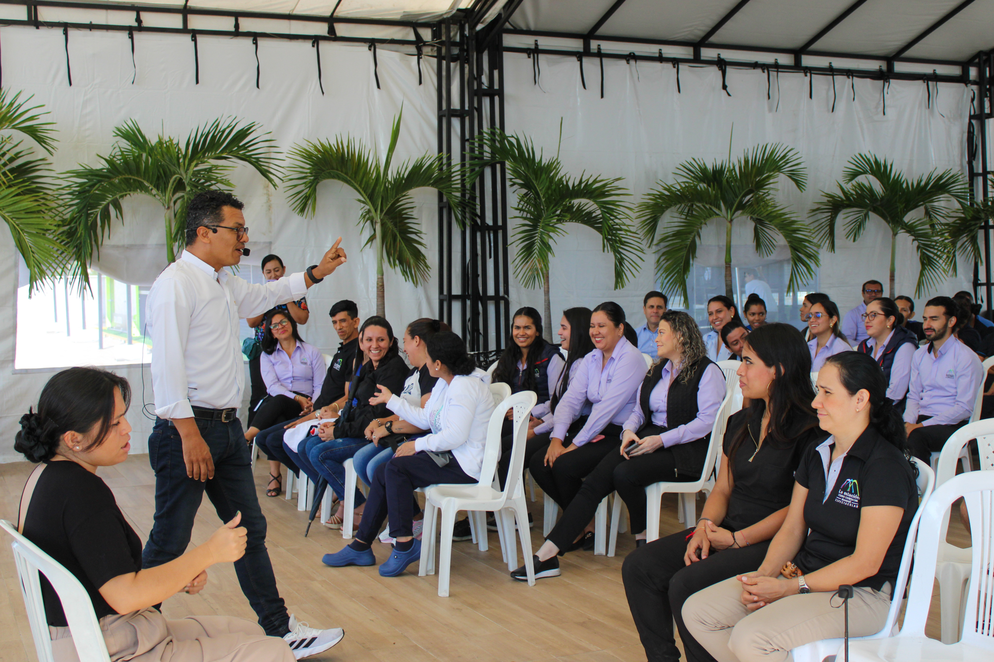 La Escucha Activa: La Clave para un Equipo Más Conectado y Productivo